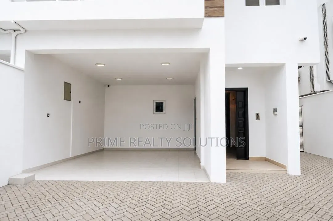 5bdrm Duplex in Banana Island for rent