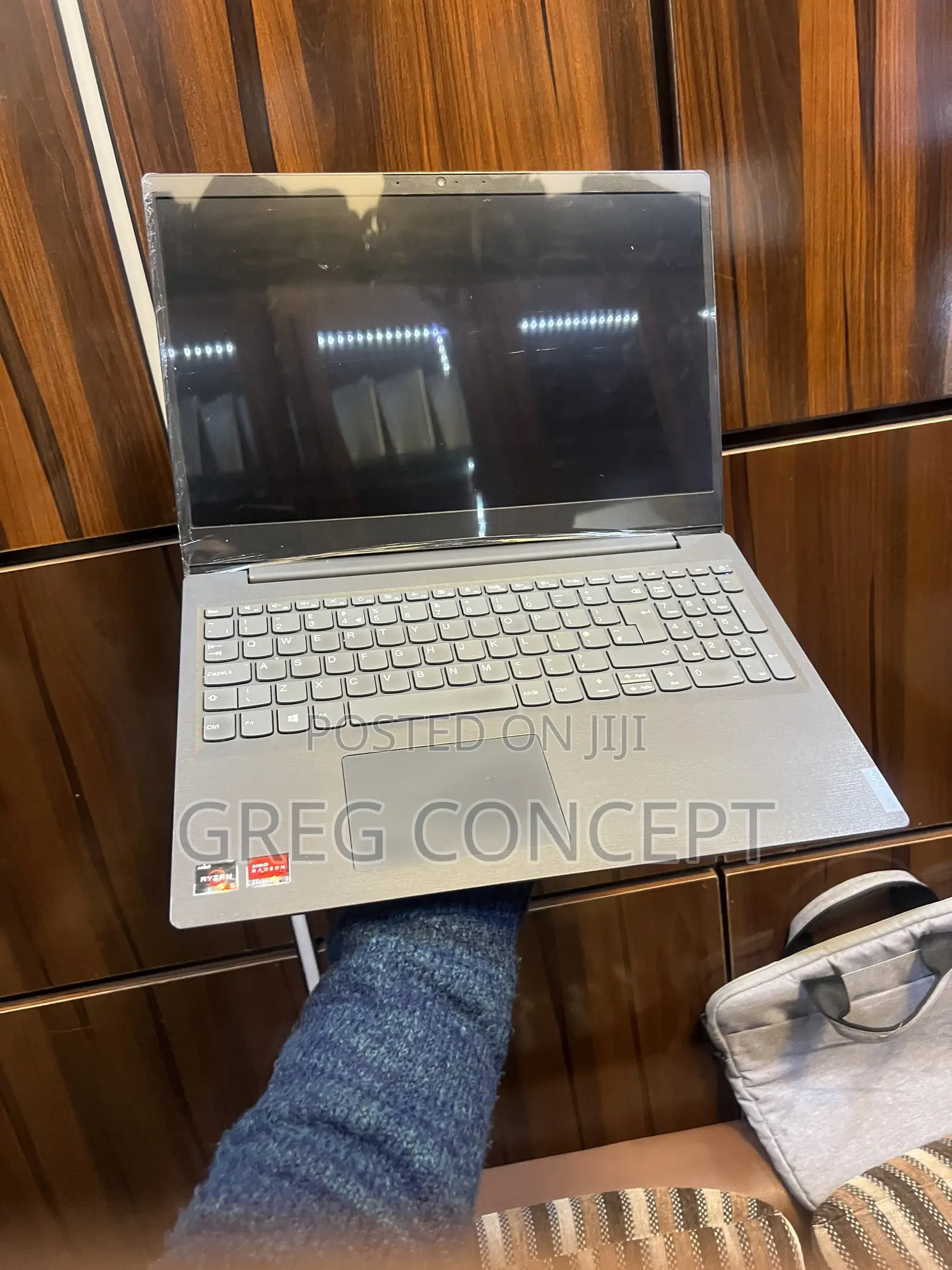 Laptop Lenovo V15 12GB AMD Ryzen 5 SSD 256GB