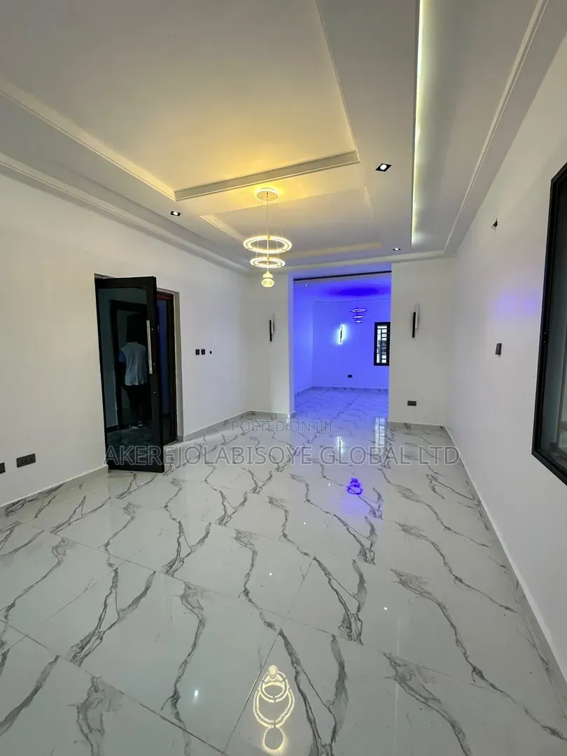 5bdrm Duplex in Before Paradise, Life Camp for rent