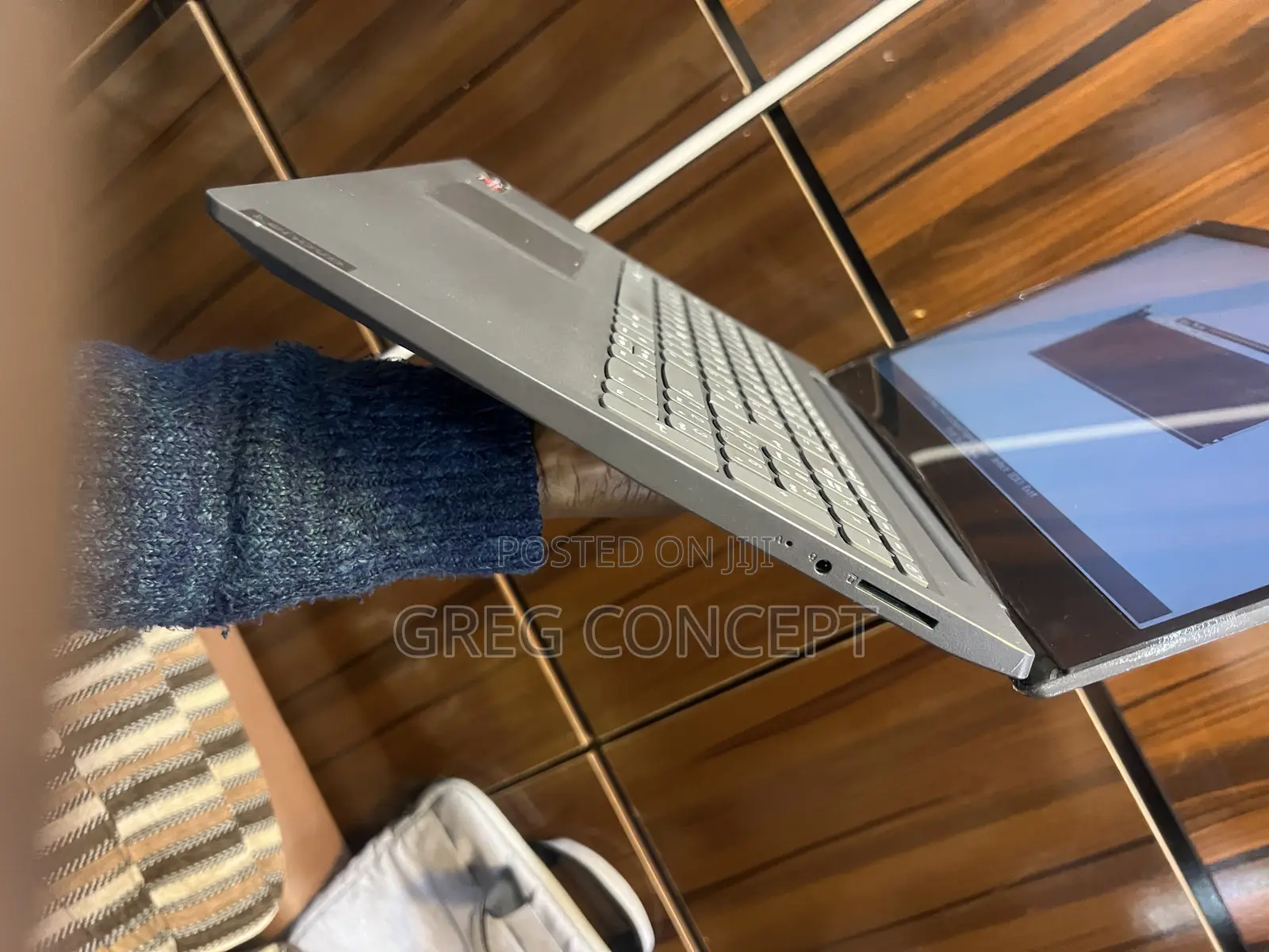 Laptop Lenovo V15 12GB AMD Ryzen 5 SSD 256GB