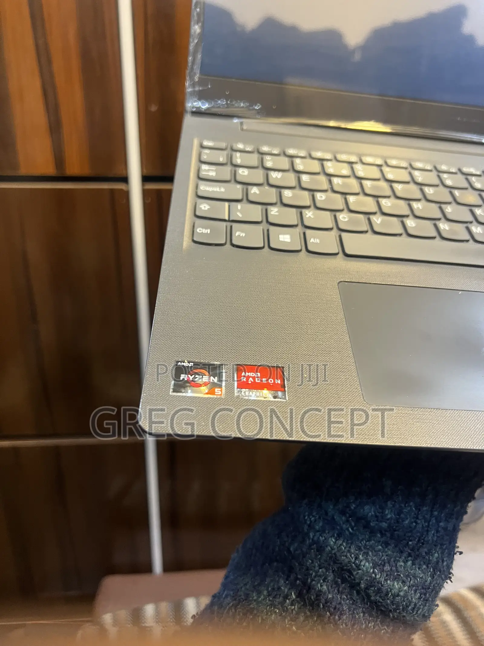 Laptop Lenovo V15 12GB AMD Ryzen 5 SSD 256GB