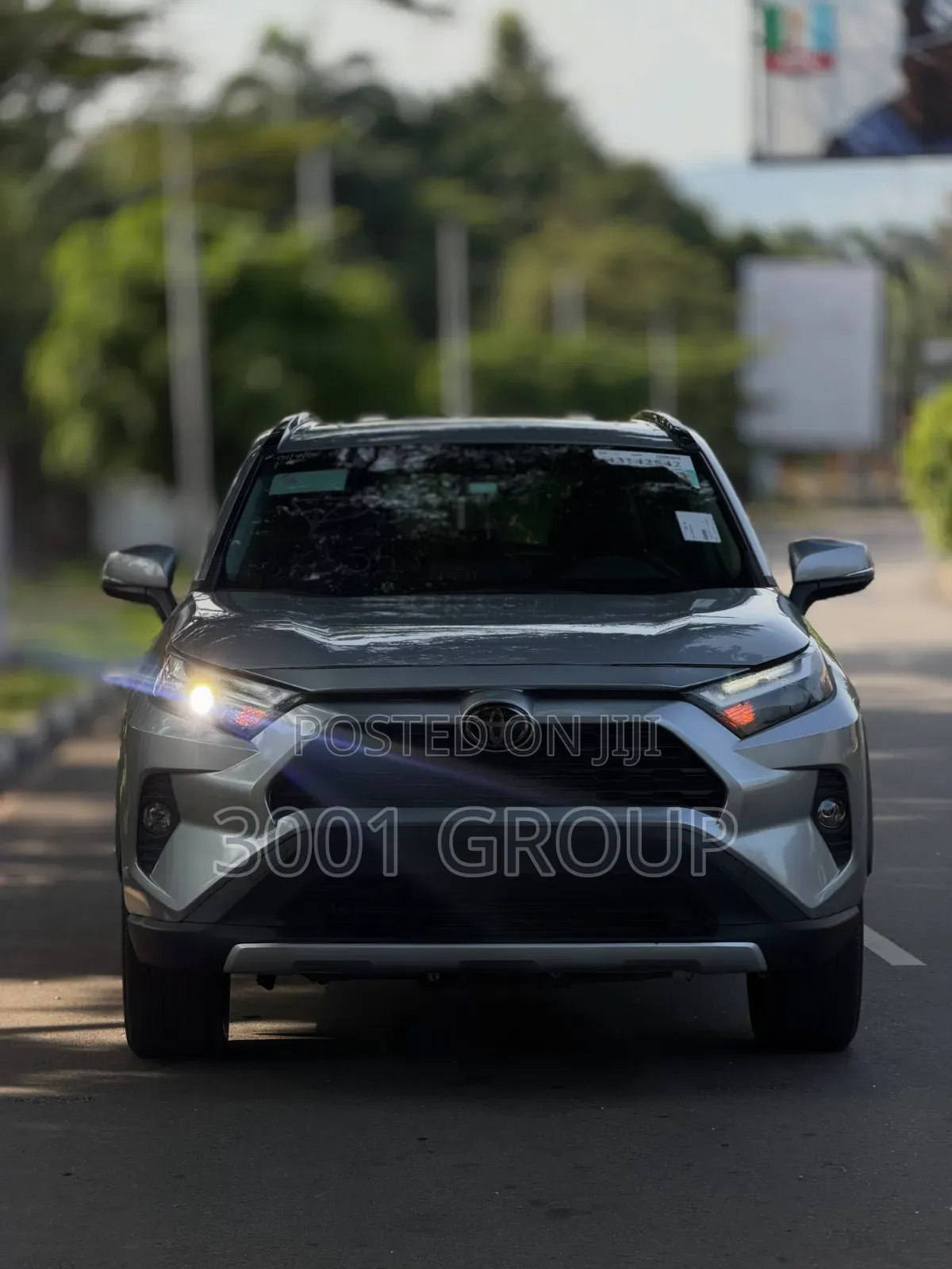 Toyota RAV4 2024 Silver