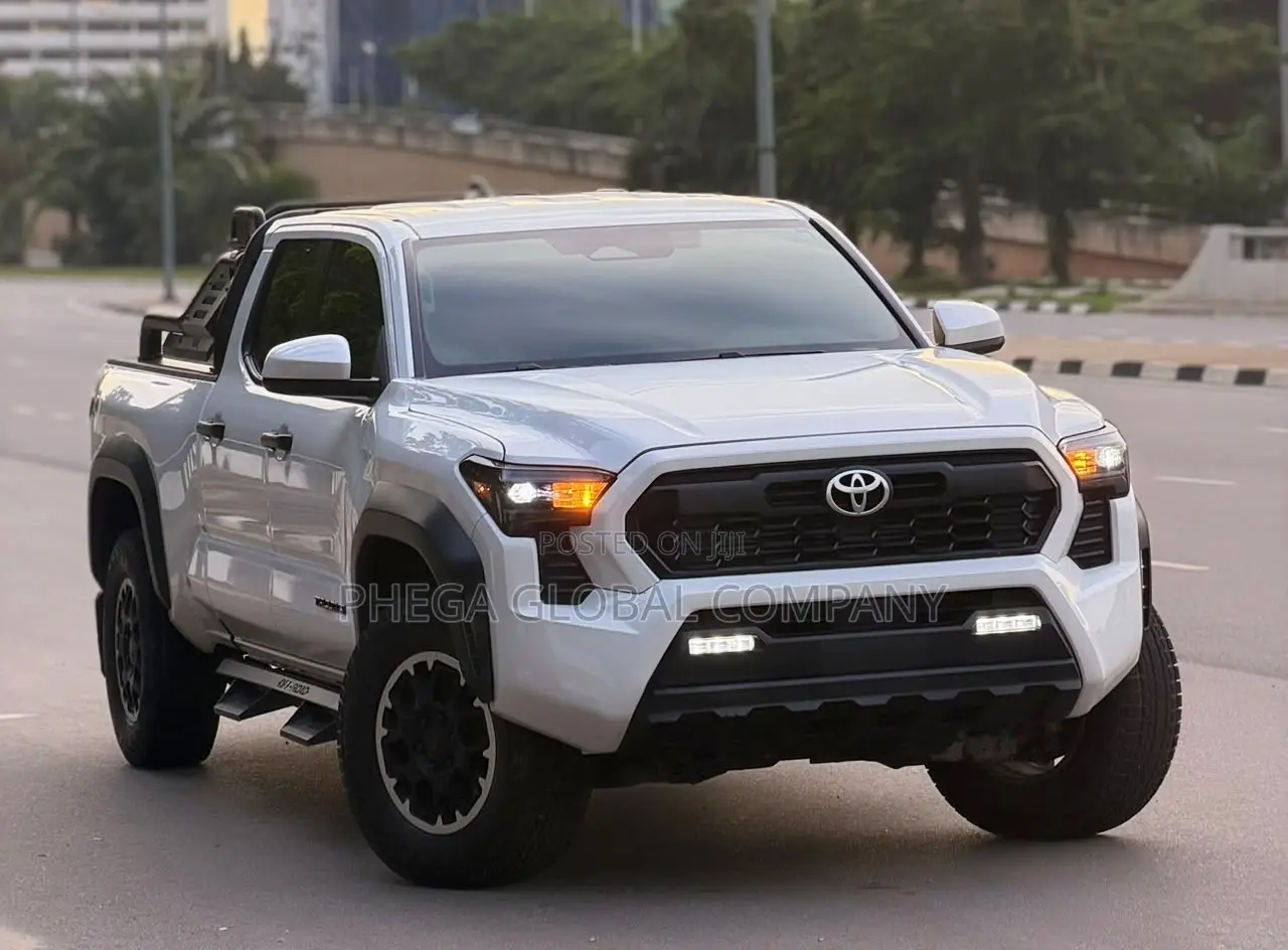Toyota Tacoma SR5 Access Cab 6' Bed AT 2024 White
