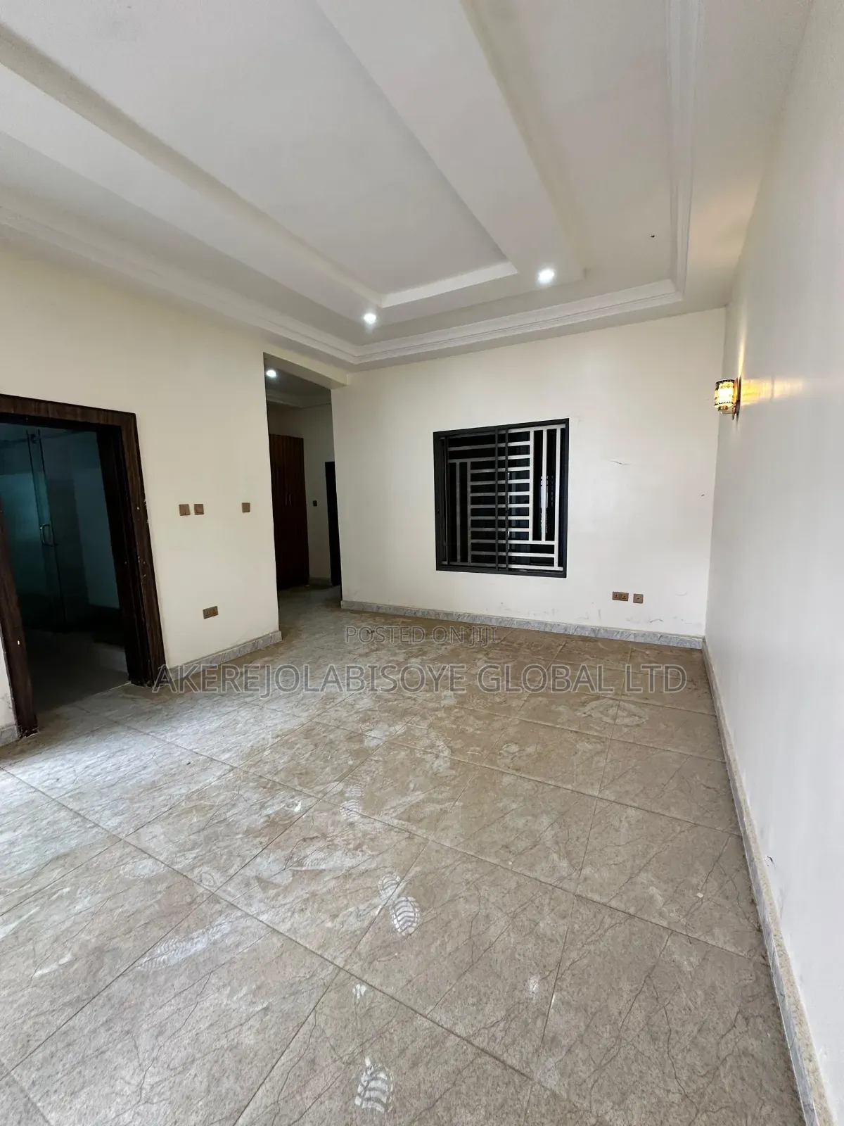 4bdrm Duplex in Close To Magistrate for rent