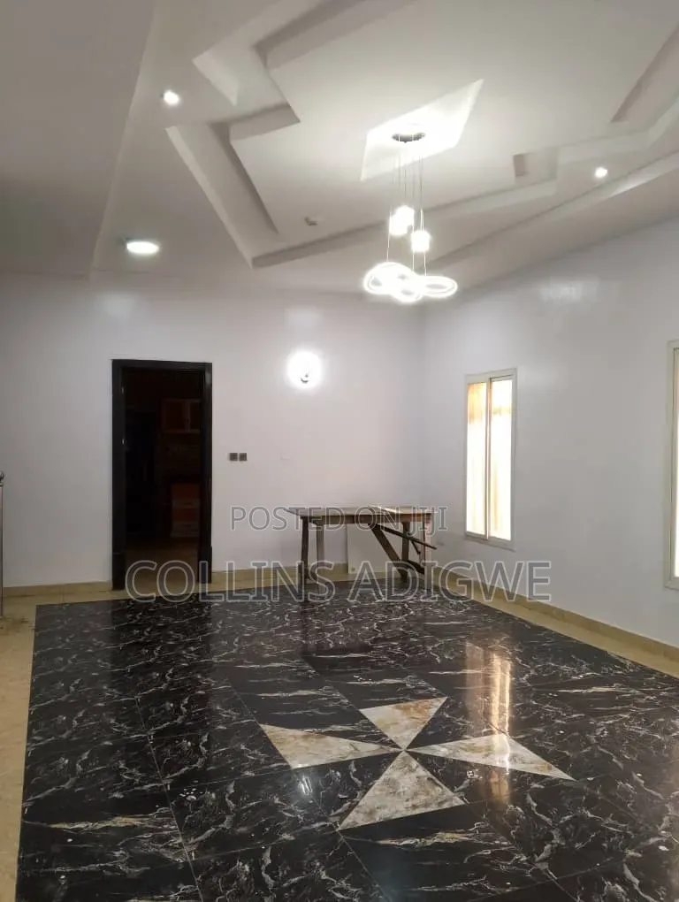 3bdrm Duplex in Lekki Phase 1 Right for rent