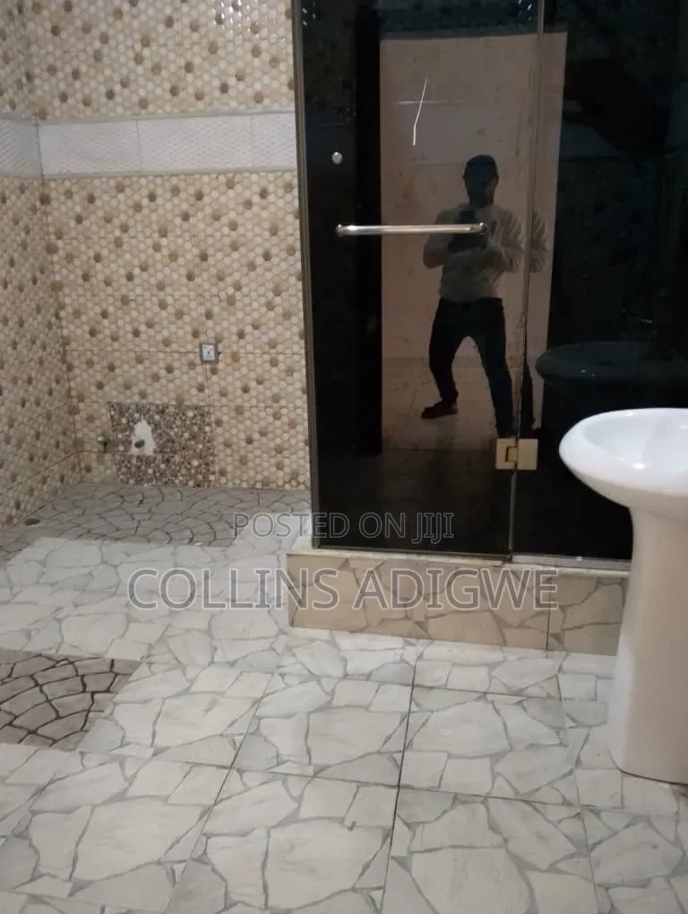 3bdrm Duplex in Lekki Phase 1 Right for rent