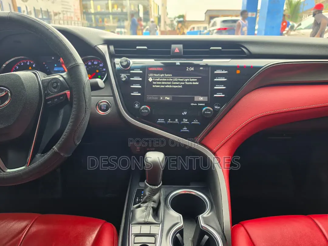 Toyota Camry 2019 White