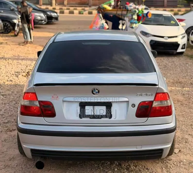 BMW 3 Series 330i RWD 2002 Silver