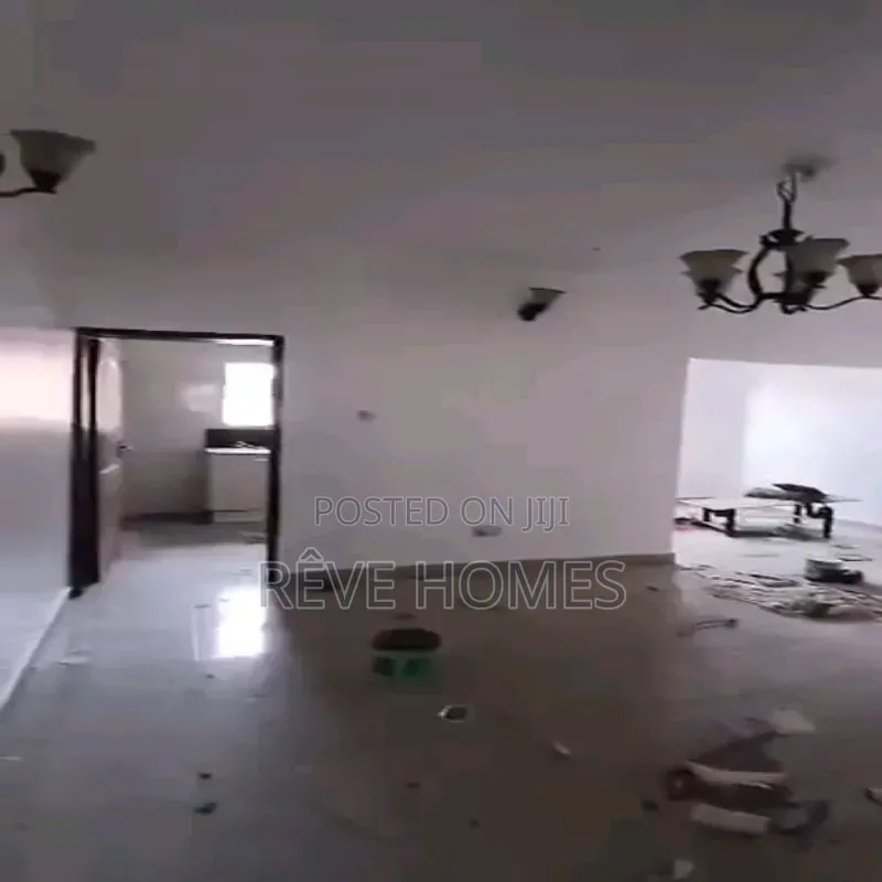 3bdrm Block of Flats in Shomolu / Shomolu for rent