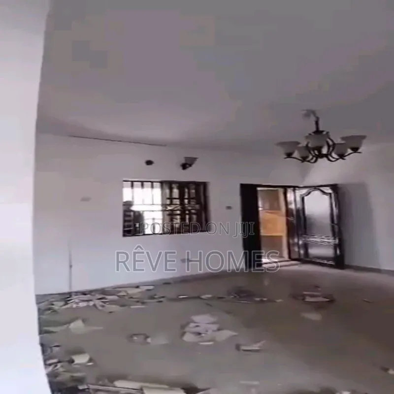 3bdrm Block of Flats in Shomolu / Shomolu for rent