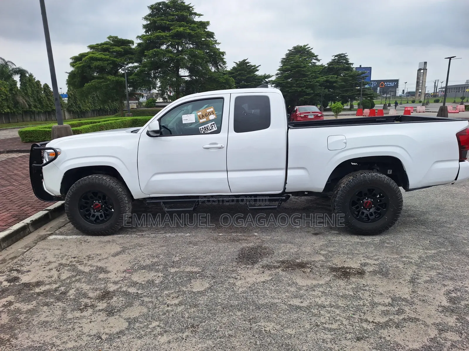 Toyota Tacoma 2023 White