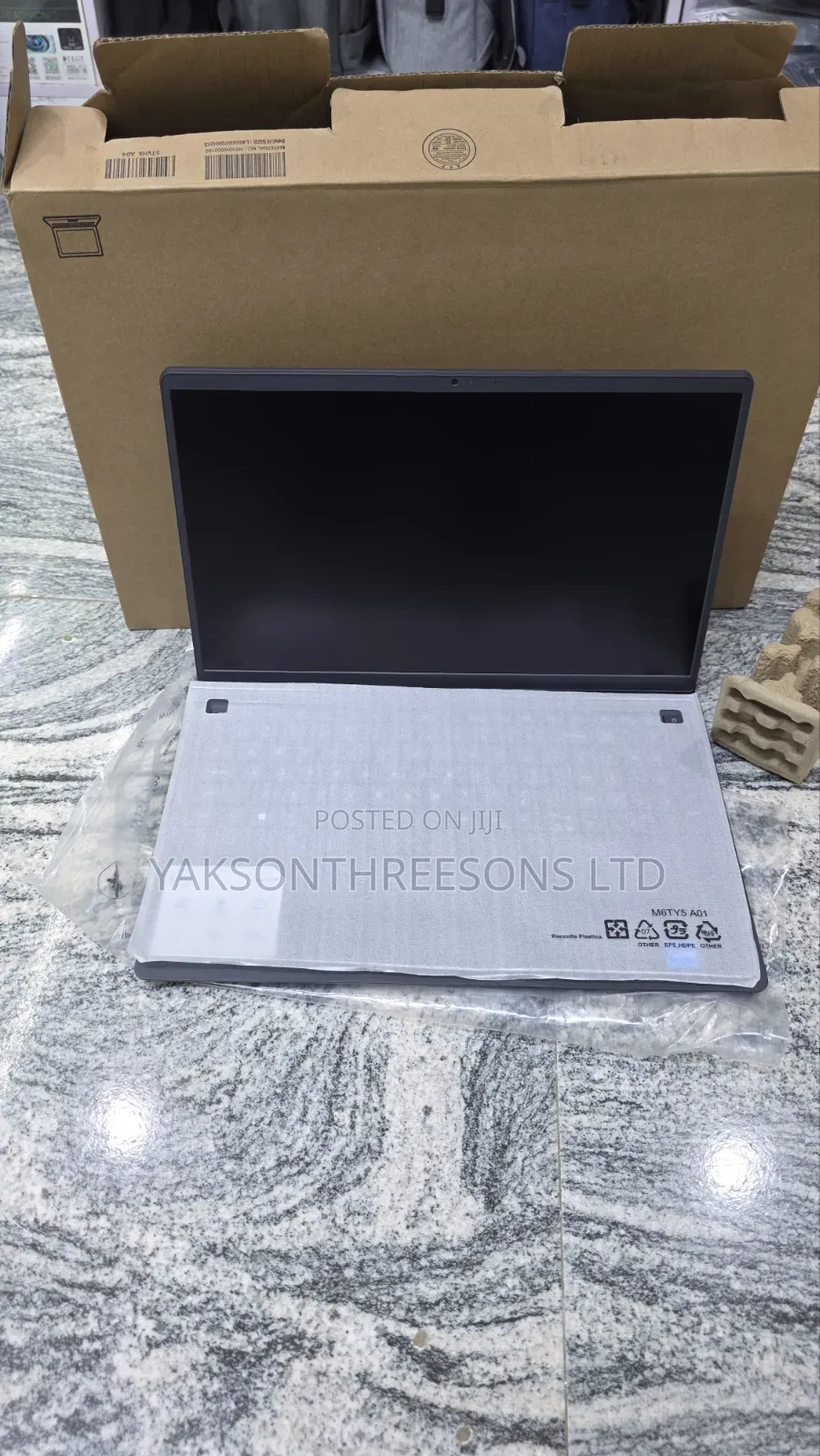 New Laptop Dell Inspiron 15 3520 32GB Intel Core i5 SSD 1T