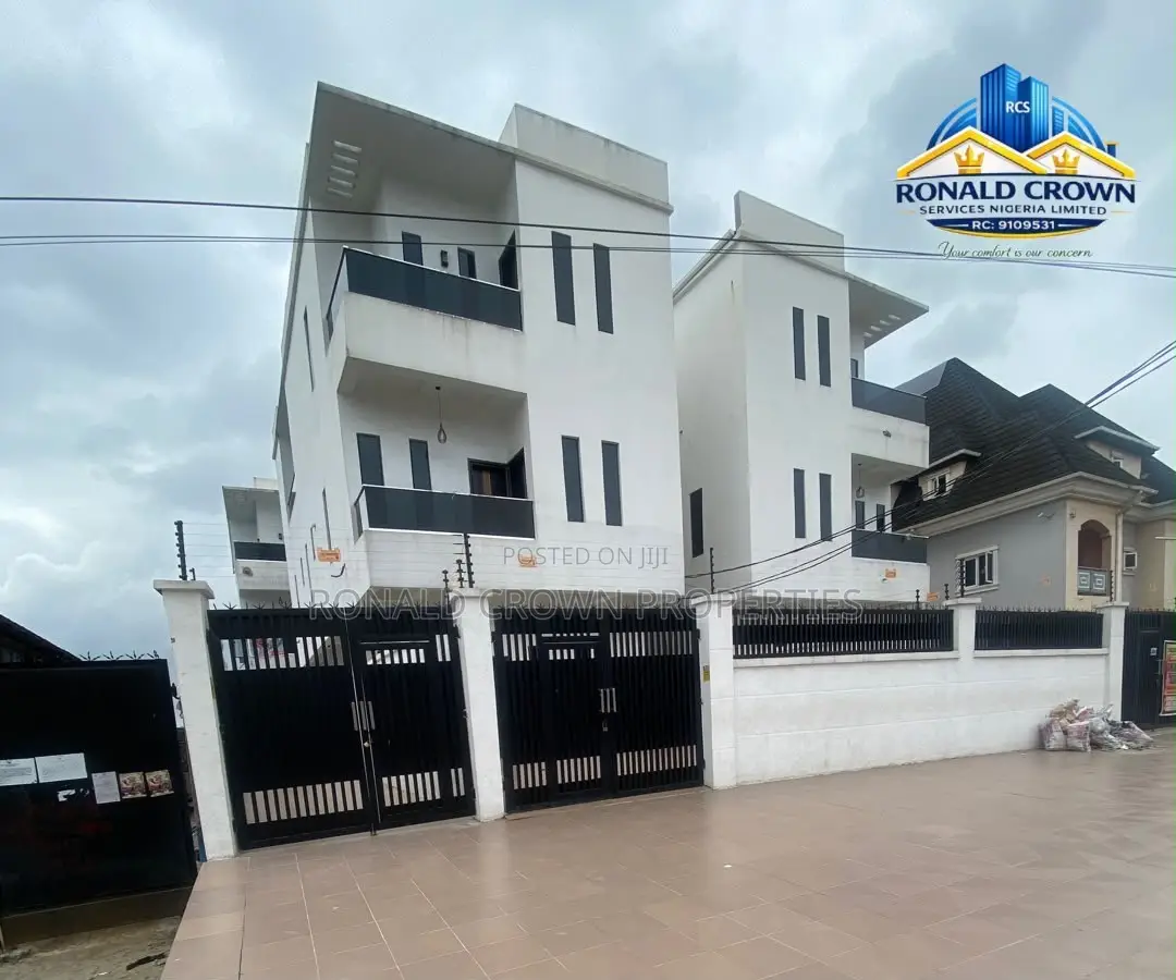 6bdrm Duplex in Apple Junction for sale