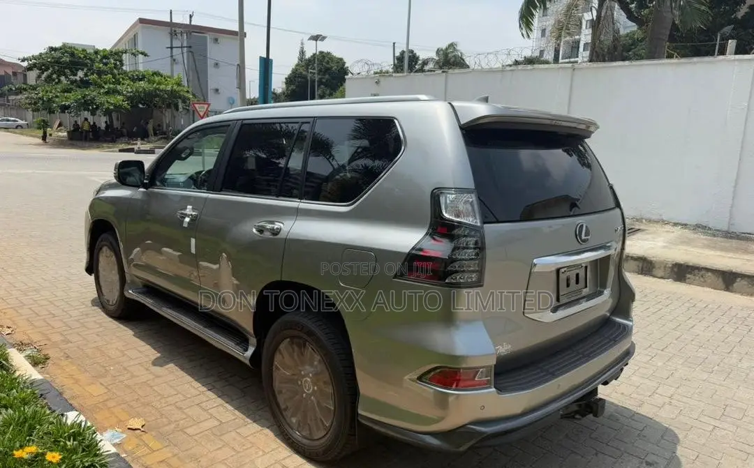 Lexus GX 460 AWD 2023 Silver