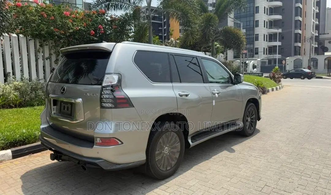 Lexus GX 460 AWD 2023 Silver
