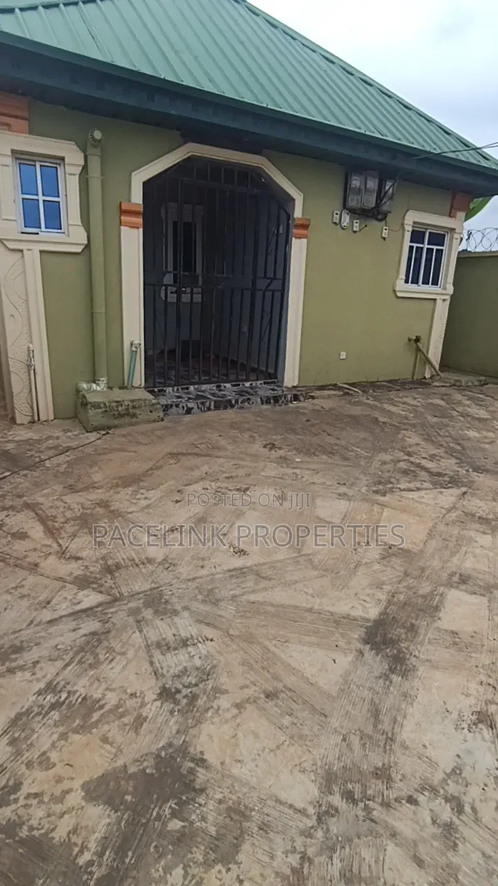 Mini Flat in Ayobo for rent