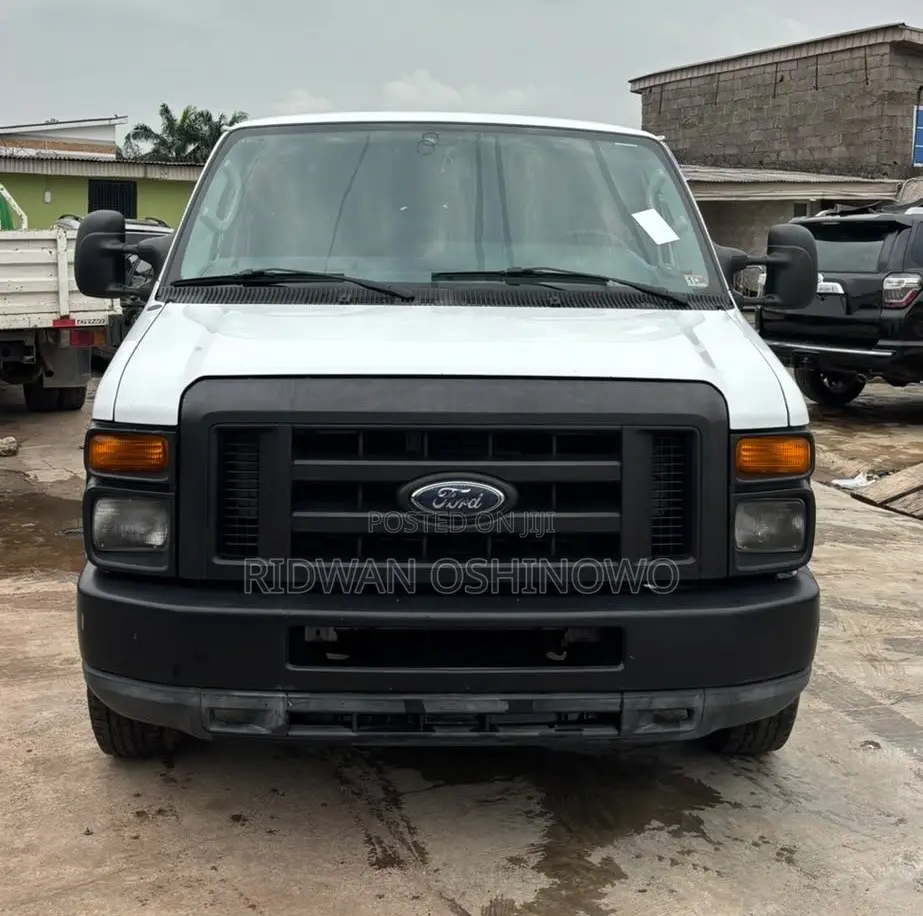 Ford E-150 2012 White