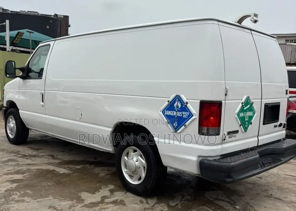 Ford E-150 2012 White