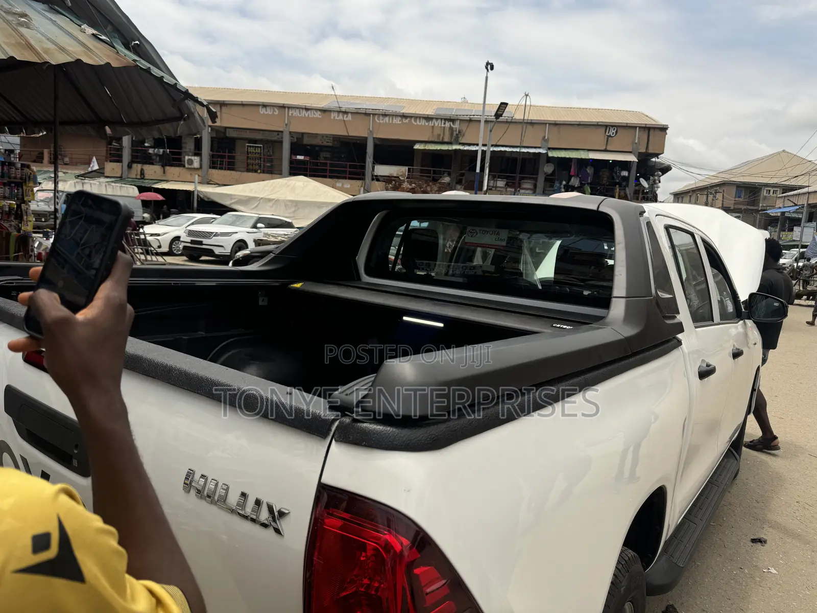 Hilux Automatic Booth Cover