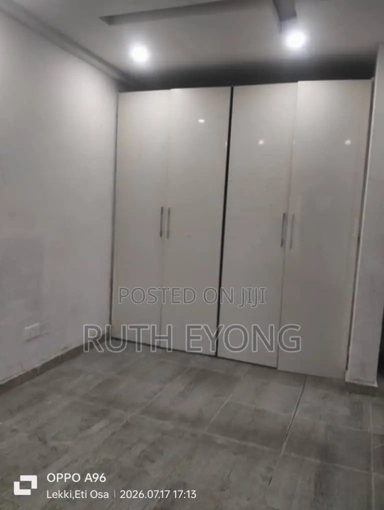 3bdrm Apartment in Ologolo Lekki Lagos for sale