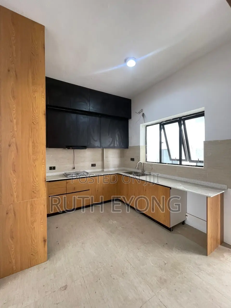 3bdrm Maisonette in Lekki Phase 1 Lagos for sale