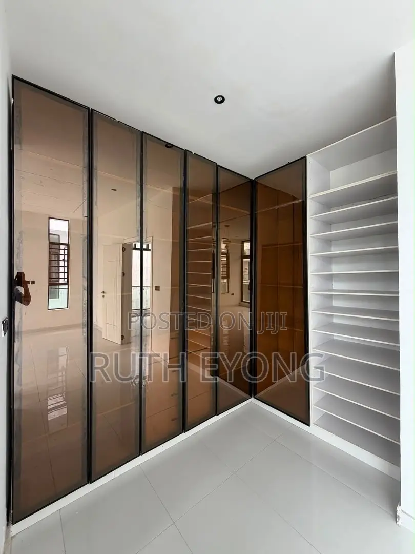 4bdrm House in Ikota for sale
