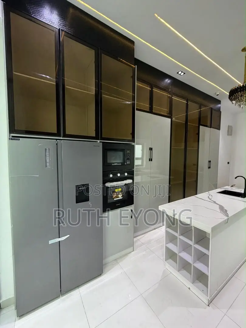 5bdrm Duplex in Ikota for sale