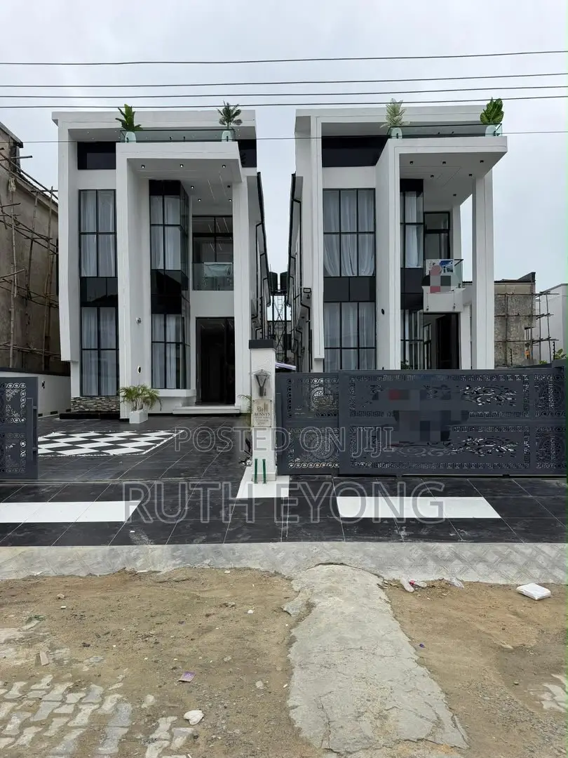 5bdrm Duplex in Ikota for sale
