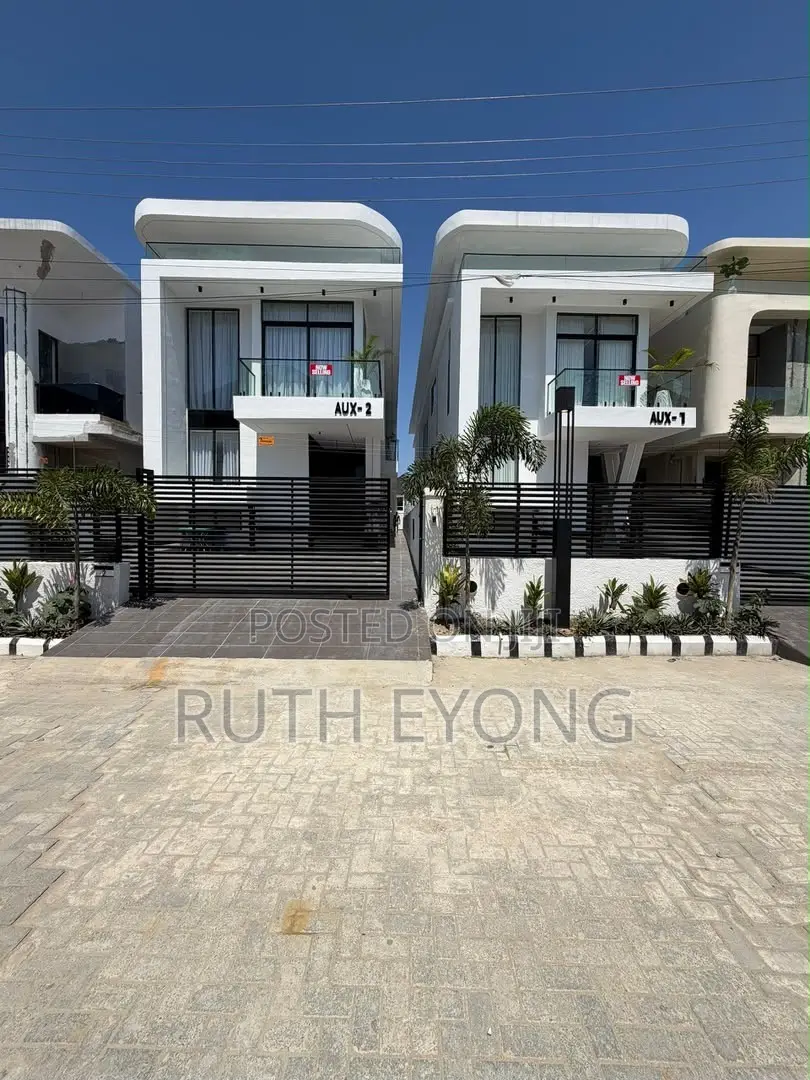 5bdrm Duplex in Orchid, Lekki Phase 1 for sale