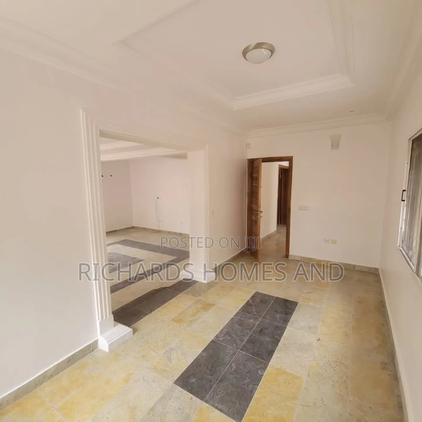 5bdrm Duplex in Banana Island for rent