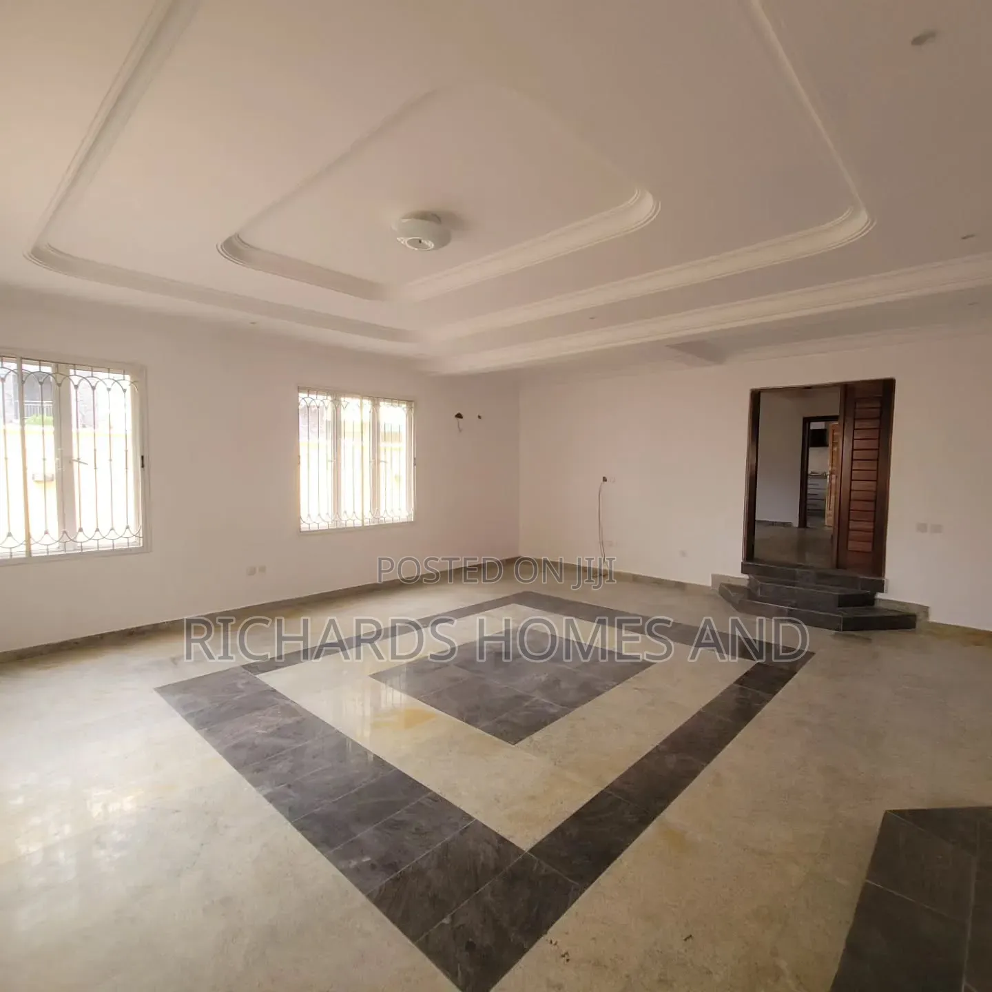 5bdrm Duplex in Banana Island for rent