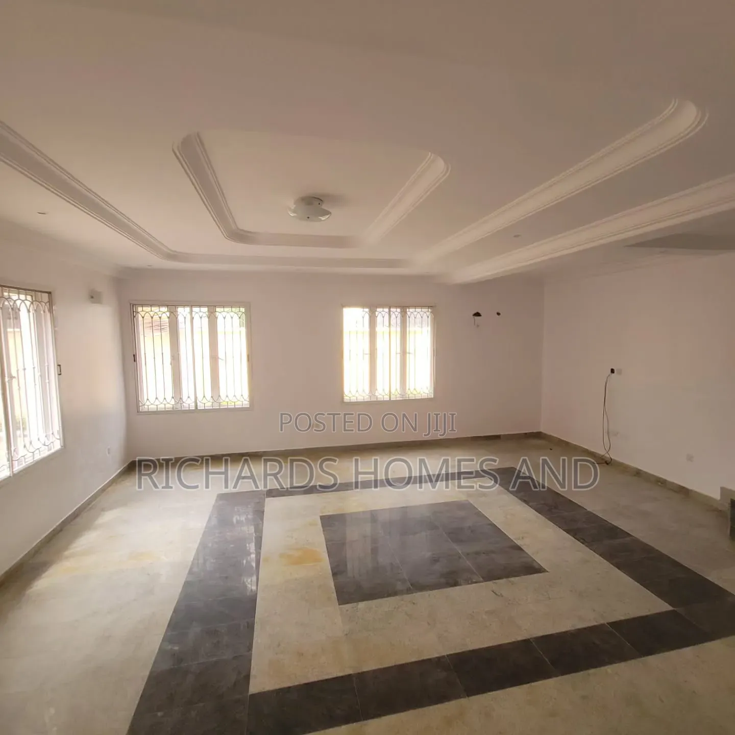 5bdrm Duplex in Banana Island for rent
