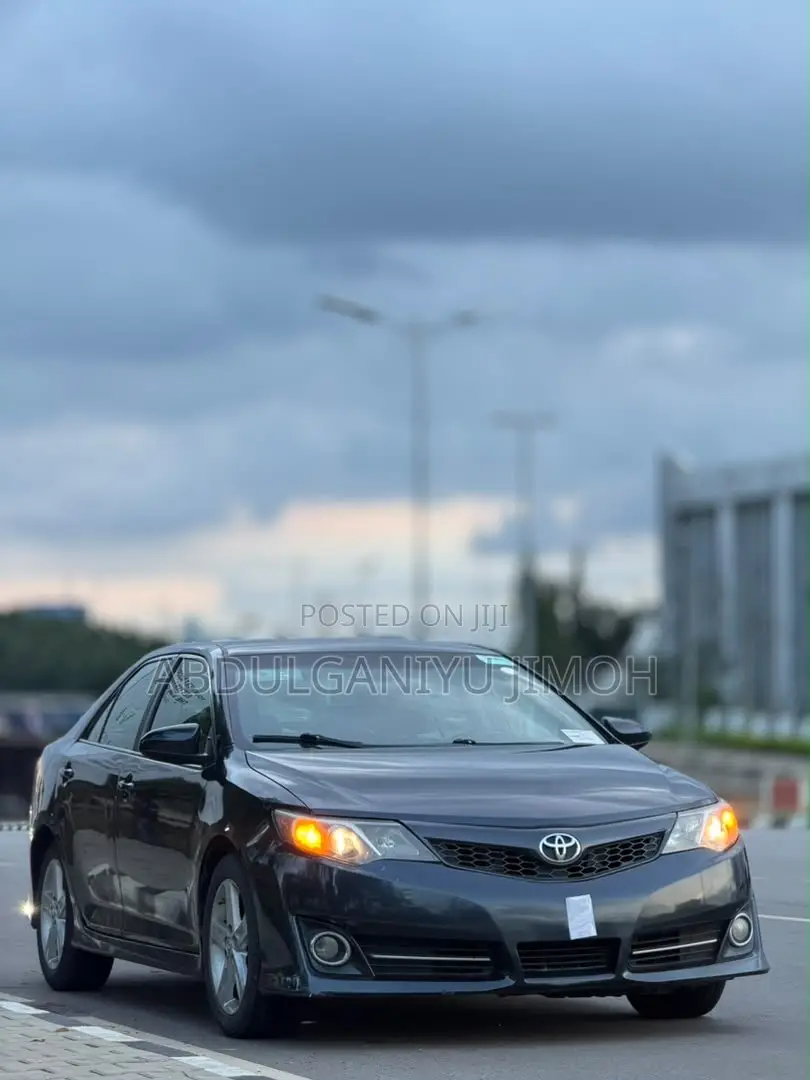 Toyota Camry SE 4dr Sedan (2.5L 4cyl 6A) 2014 Black
