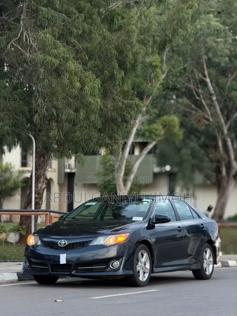 Toyota Camry SE 4dr Sedan (2.5L 4cyl 6A) 2014 Black