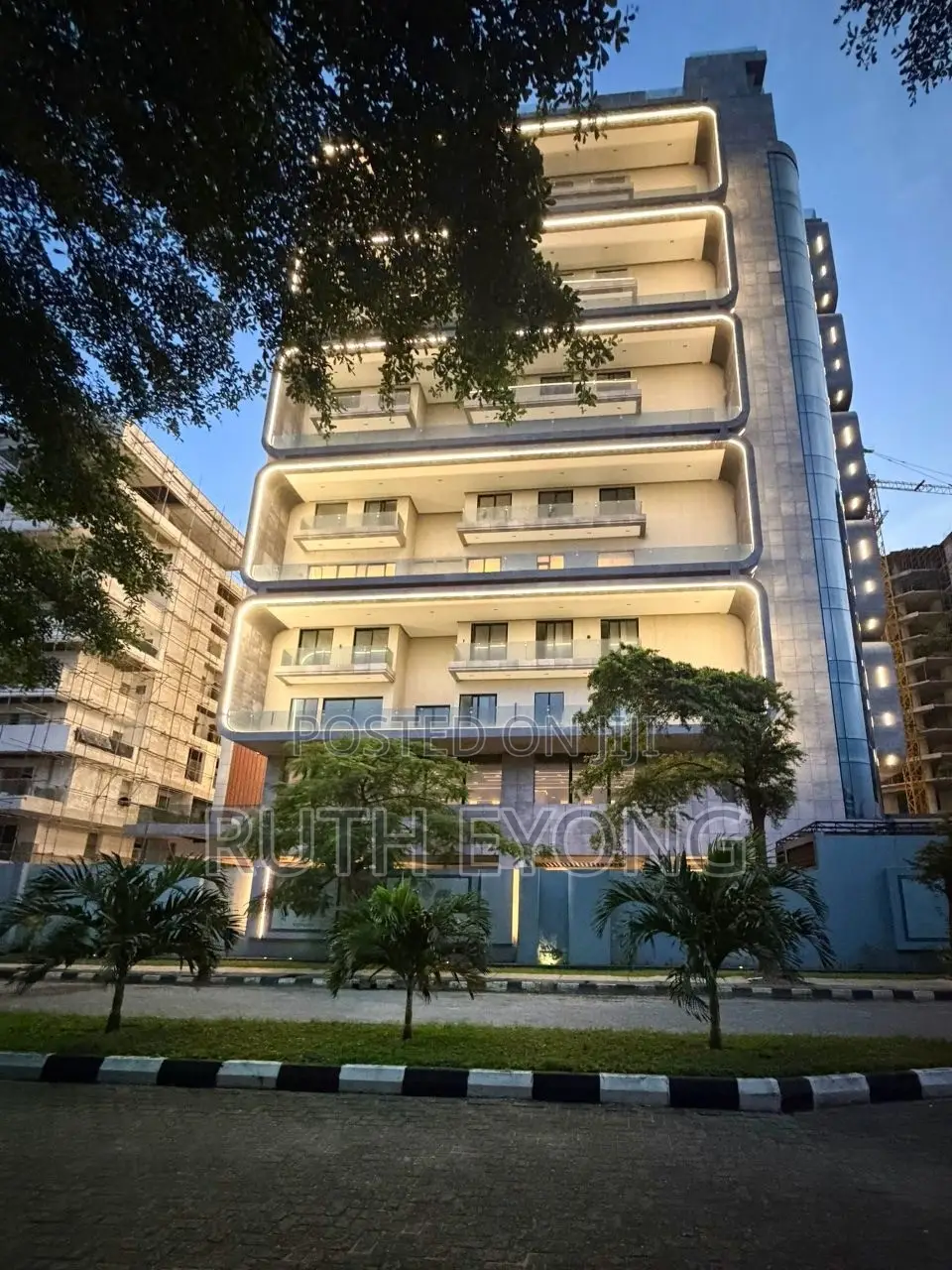 4bdrm Maisonette in Banana Island Lagos for sale
