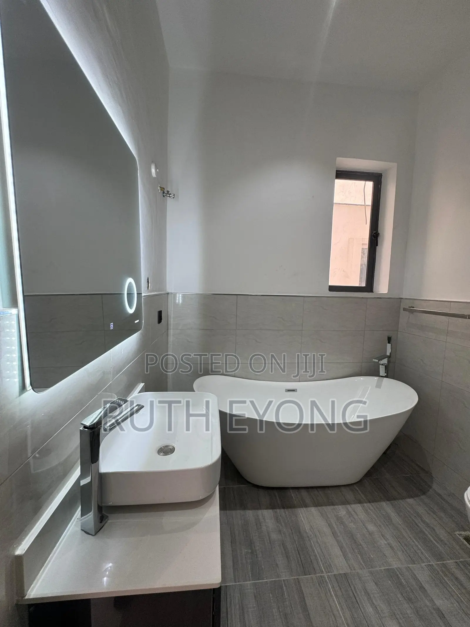 4bdrm Townhouse/Terrace in Lekki Phase 1 Lagos for sale