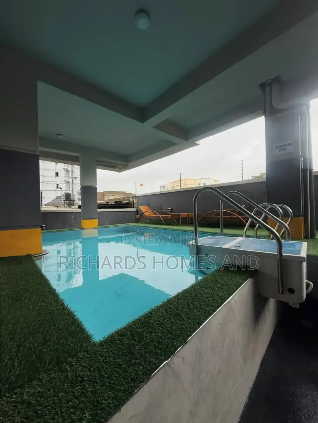 2bdrm Apartment in Lekki Phase 1 for rent