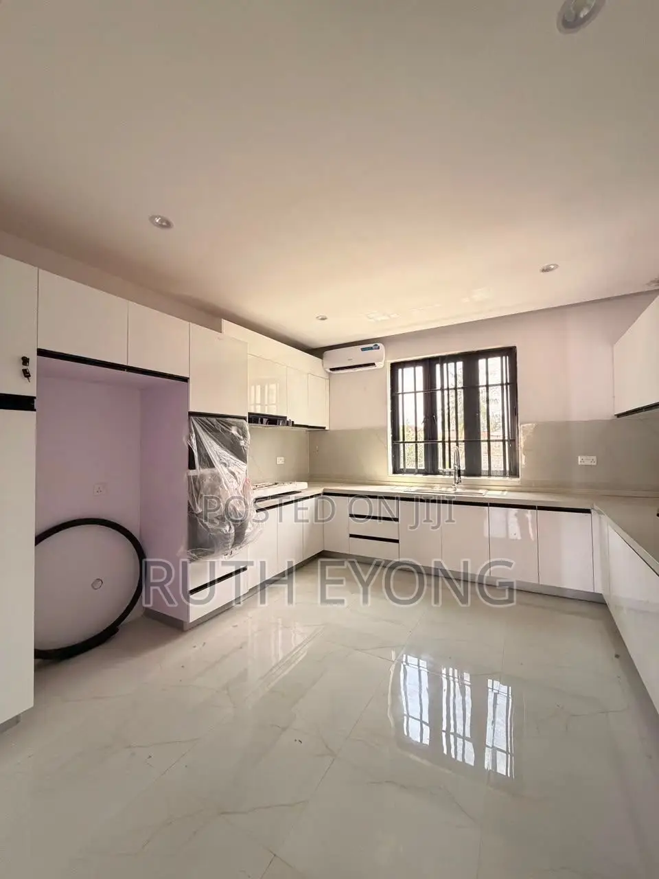 3bdrm Apartment in Ikoyi for sale
