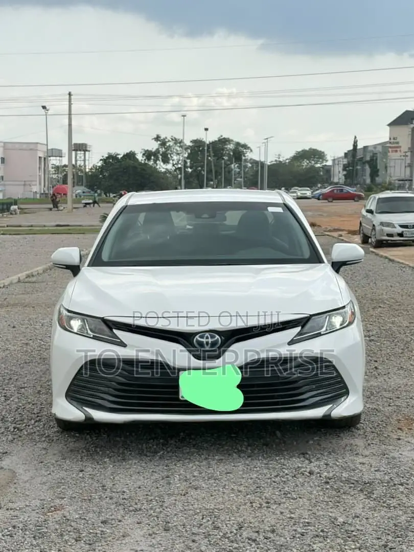Toyota Camry 2018 White