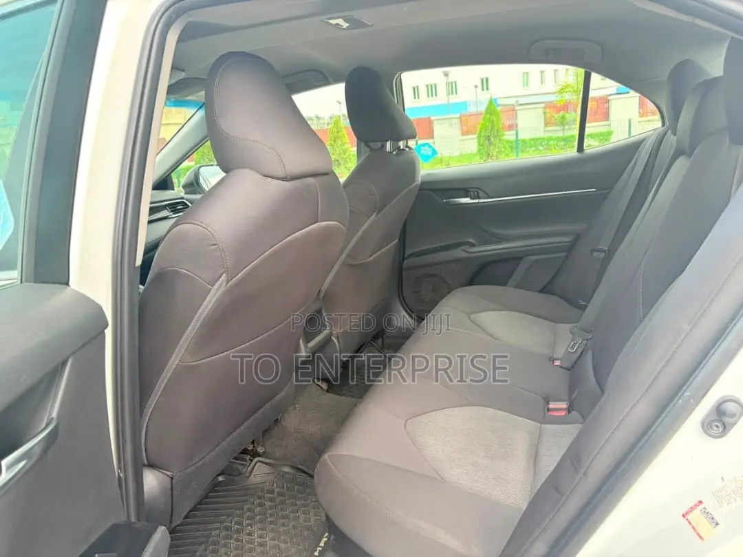 Toyota Camry 2018 White