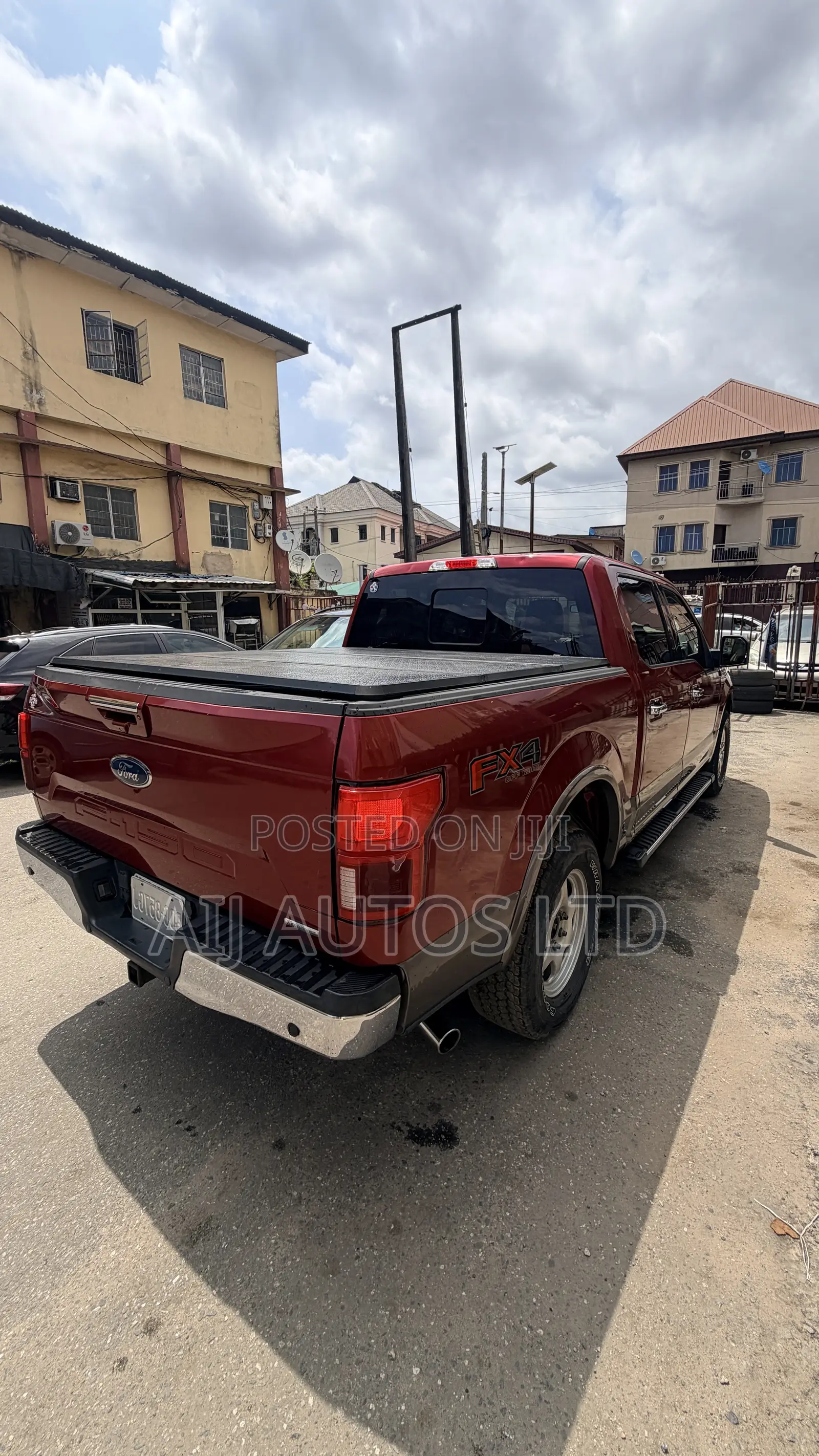 Ford F-150 Lariat 4x4 SuperCab Styleside 8 ft. box 163 in. WB 2018 Red