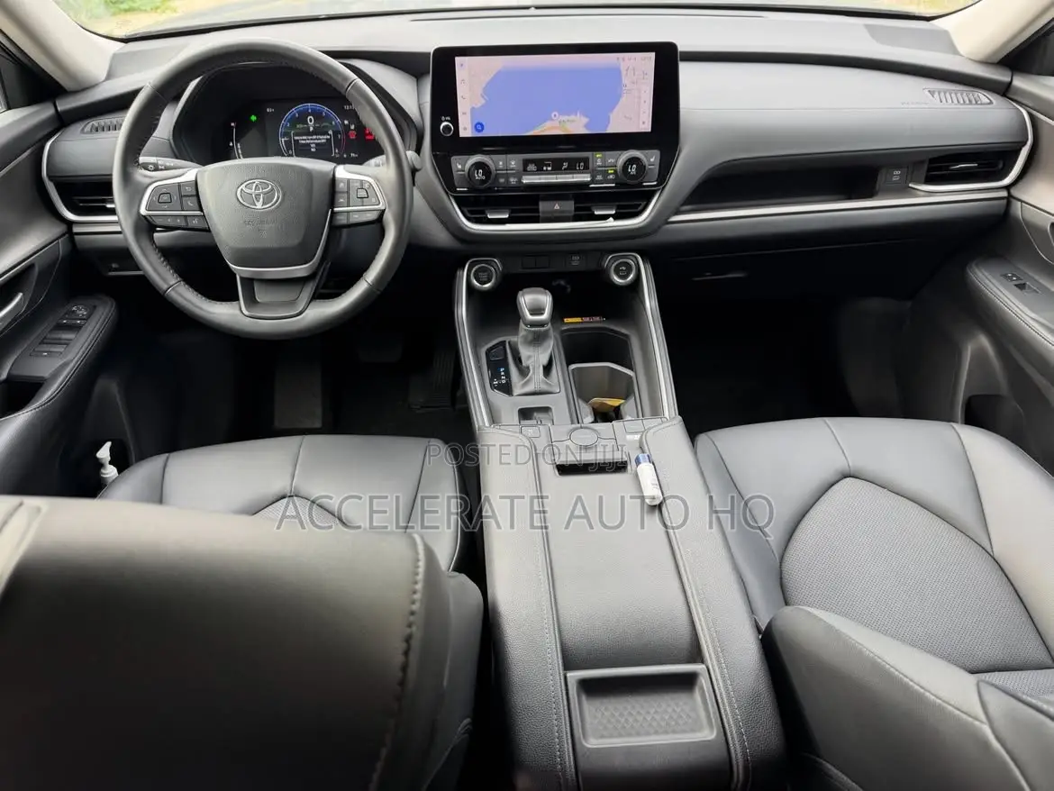 Toyota Grand Highlander XLE AWD 2024 Blue