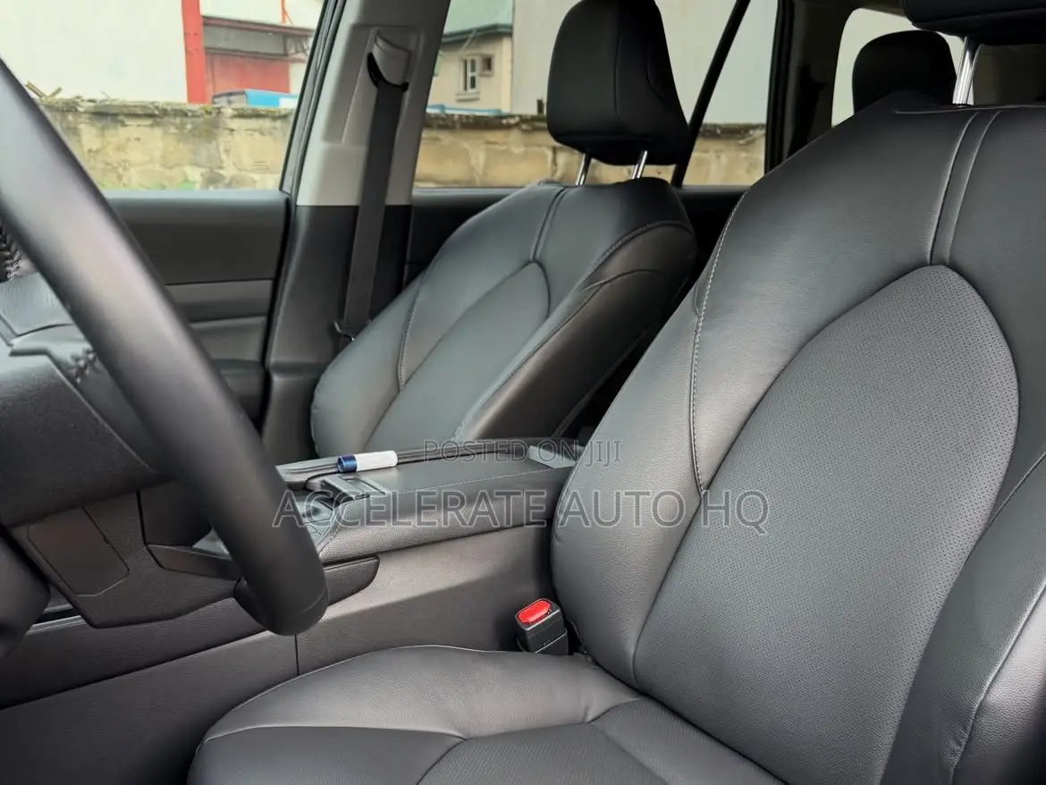 Toyota Grand Highlander XLE AWD 2024 Blue