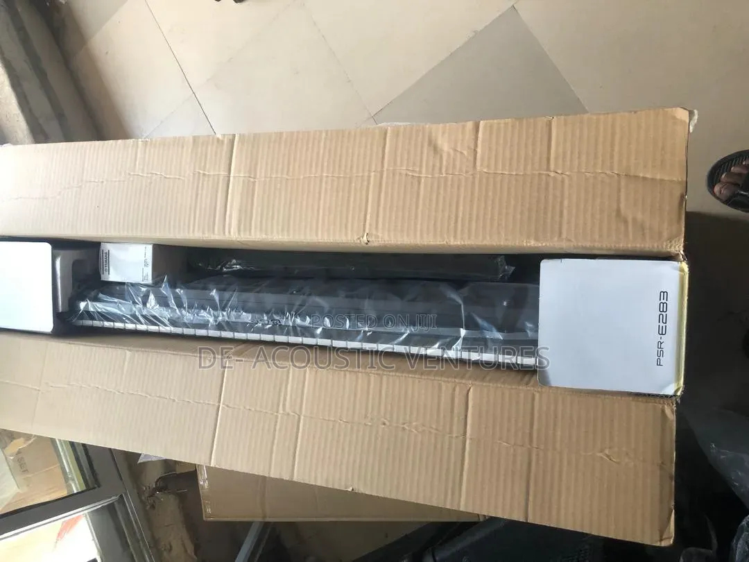 Brand New Yamaha PSR E283 Keyboard
