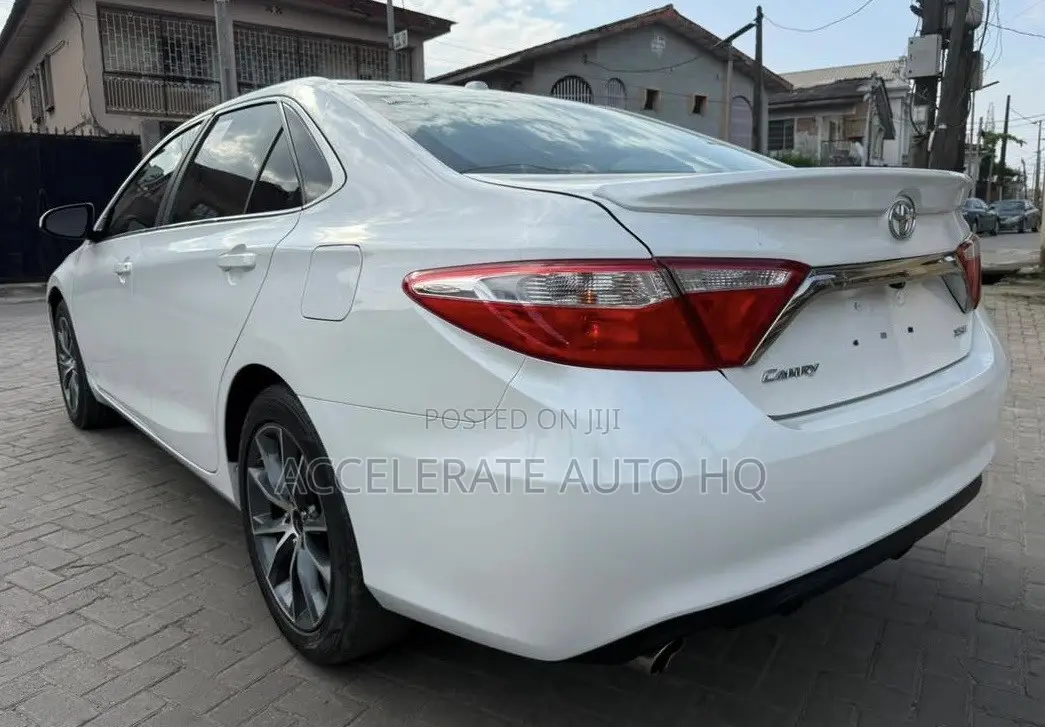 Toyota Camry XSE 4dr Sedan (3.5L 6cyl 6A) 2015 White