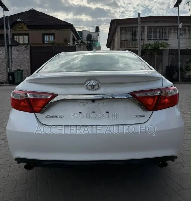 Toyota Camry XSE 4dr Sedan (3.5L 6cyl 6A) 2015 White