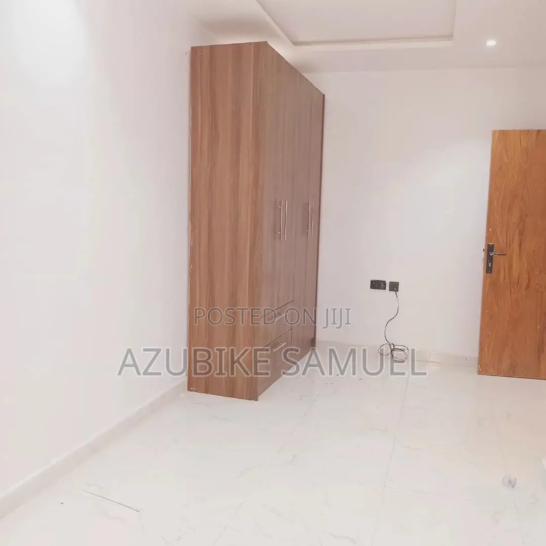 2bdrm Apartment in Lekki Phase1,Lagos for rent