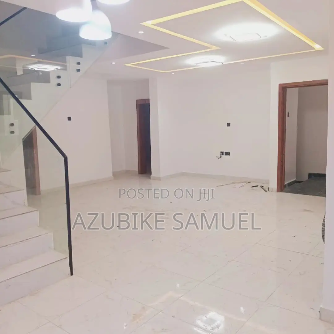 2bdrm Apartment in Lekki Phase1,Lagos for rent
