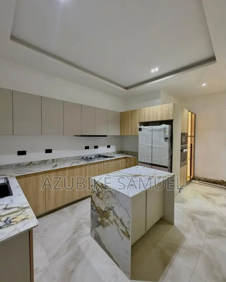 Furnished 4bdrm Penthouse in Old Ikoyi,Lagos for sale