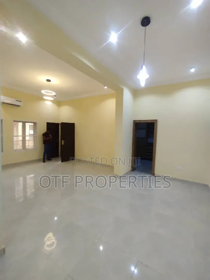 3bdrm Block of Flats in Jahi for rent